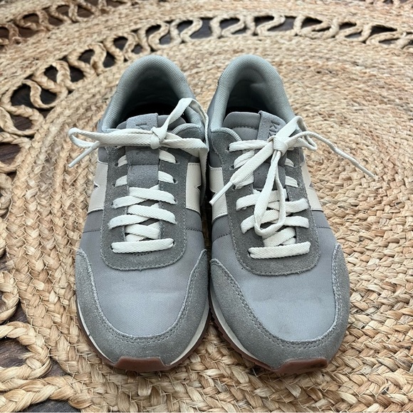 Kizik Milan Sneakers Men’s Size 7 Women’s 8.5 Gray Suede Shoes Sneakers Comfort - Picture 2 of 6